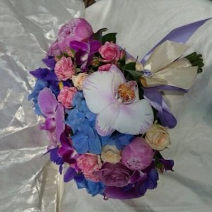 Камушки, ленточки, жемчуг и блеск- пользуются огромной популярностью у невест!