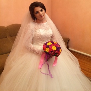 Уточните, какая будет фата и украшения – сказочное единство всех аксессуаров очень приятно.