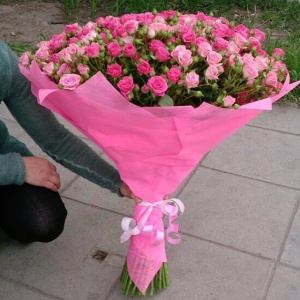 Вот такой оригинальный букет жениха представляет Цветочный Салон "Азалия"