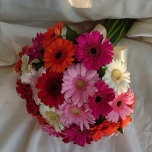 Такой букет станет дополнительным украшением для невесты!