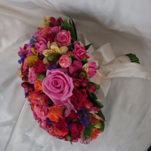 Если вы хотите привлечь внимание гостей, то отдавайте предпочтение радужным тонам!