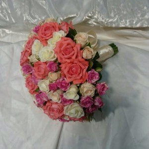 Розы являются одним из самым востребованным сортов для праздничного оформления!